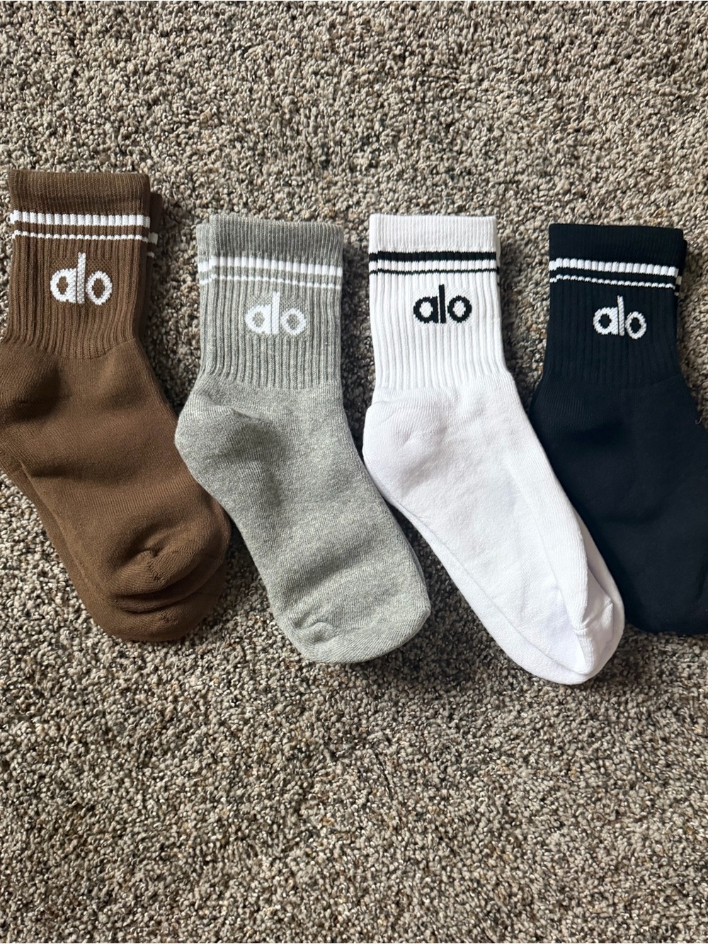 4 pack ALO Yoga half Crew Socks - White, Black, Gray, Brown